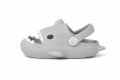Klapki dla dzieci UNISEX piankowe SHARKY antypoślizgowe w kształcie REKINA 3D