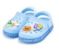 Błękitne klapki dziecięce UNISEX lekkie sandałki piankowe z ozdobnymi przypinkami