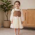 Sukienka dziewczęca z kamizelką dla dzieci – elegancki komplet mleczny z brązowym akcentem